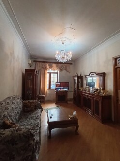Satılır köhnə tikili 3 otaqlı 99 m²,  Avtovağzal m.-4