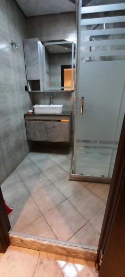 Satılır yeni tikili 3 otaqlı 93.2 m², İnşaatçılar m.-12