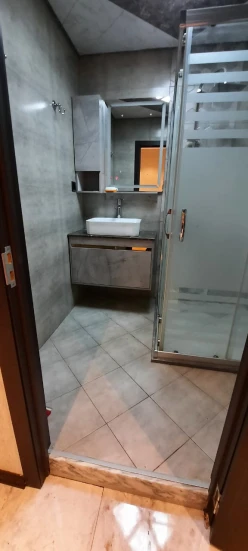 Satılır yeni tikili 3 otaqlı 95 m², İnşaatçılar m.-14