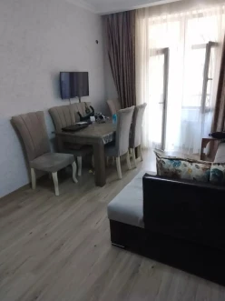 İcarə yeni tikili 2 otaqlı 77 m², İnşaatçılar m.-15