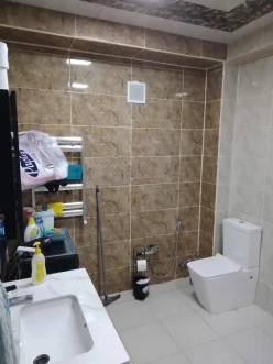 İcarə yeni tikili 2 otaqlı 77 m², İnşaatçılar m.-17