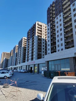 İcarə yeni tikili 2 otaqlı 77 m², İnşaatçılar m.-13