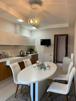 Satılır yeni tikili 3 otaqlı 140 m², Gənclik m.-10