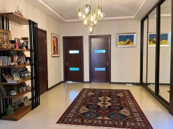 Satılır yeni tikili 3 otaqlı 140 m², Gənclik m.-6