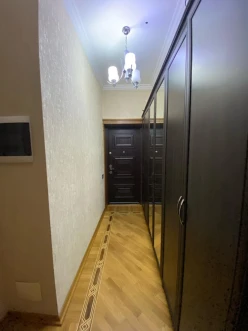 İcarə yeni tikili 3 otaqlı 100 m², İnşaatçılar m.-12