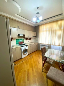 İcarə yeni tikili 3 otaqlı 100 m², İnşaatçılar m.-7