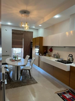 Satılır yeni tikili 3 otaqlı 140 m², Gənclik m.-9