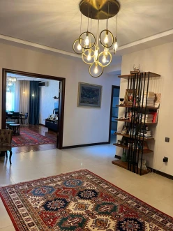 Satılır yeni tikili 3 otaqlı 140 m², Gənclik m.-5