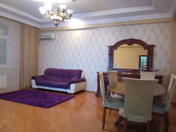 Satılır yeni tikili 3 otaqlı 115 m², Qara Qarayev m.-5 Satılır yeni tikili 3 otaqlı 115 m², Qara Qarayev m.-5