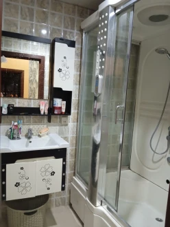 Satılır yeni tikili 3 otaqlı 115 m², Qara Qarayev m.-21 Satılır yeni tikili 3 otaqlı 115 m², Qara Qarayev m.-21