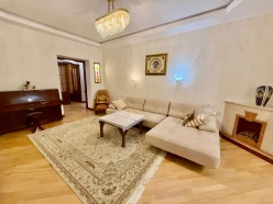 İcarə köhnə tikili 4 otaqlı 140 m²,  Şah İsmayıl Xətai m.