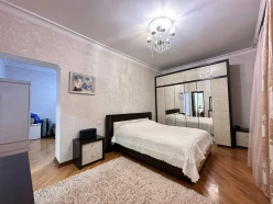 İcarə köhnə tikili 4 otaqlı 140 m²,  Şah İsmayıl Xətai m.-10