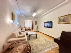 İcarə köhnə tikili 4 otaqlı 140 m²,  Şah İsmayıl Xətai m.-5