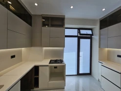 Satılır yeni tikili 3 otaqlı 103 m²,  İnşaatçılar m.-14