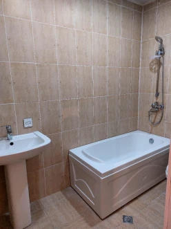 İcarə yeni tikili 1 otaqlı 40 m², İnşaatçılar m.-2