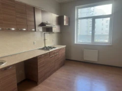 İcarə yeni tikili 4 otaqlı 103 m², İnşaatçılar m.-14