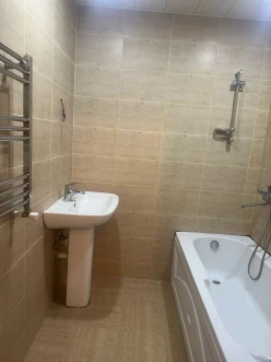 İcarə yeni tikili 4 otaqlı 103 m², İnşaatçılar m.-12