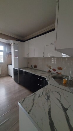 İcarə köhnə tikili 3 otaqlı 80 m²,  Bakıxanov-2