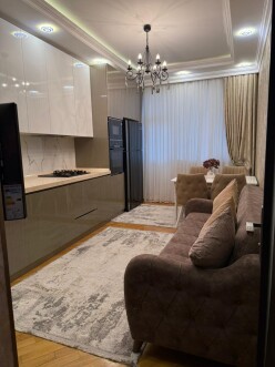 Satılır yeni tikili 2 otaqlı 94 m²,  Bakıxanov-11