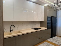 Satılır yeni tikili 2 otaqlı 94 m²,  Bakıxanov-9