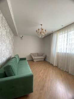 Satılır yeni tikili 2 otaqlı 60 m²,  İnşaatçılar m.-6