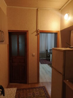 İcarə köhnə tikili 2 otaqlı 50 m²,  Bakıxanov-6