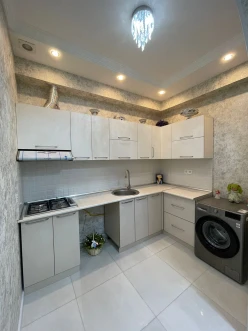 Satılır yeni tikili 2 otaqlı 75 m², İnşaatçılar m.-14