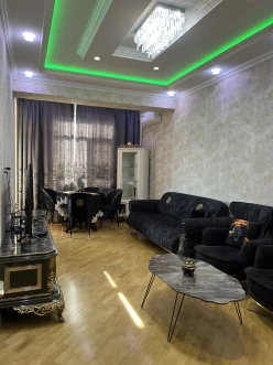 Satılır yeni tikili 2 otaqlı 75 m², İnşaatçılar m.-3