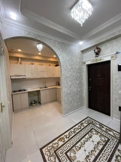 Satılır yeni tikili 2 otaqlı 75 m², İnşaatçılar m.-15