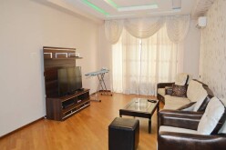 İcarə yeni tikili 2 otaqlı 110 m²,  Səbail-4