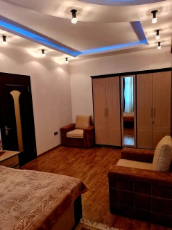 Satılır yeni tikili 2 otaqlı 90 m², İnşaatçılar m.-4