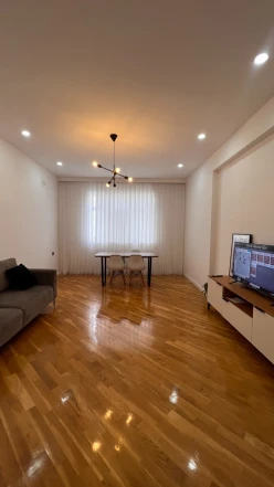 Satılır yeni tikili 2 otaqlı 85 m², İnşaatçılar m.-6