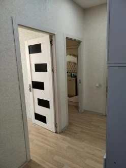 Satılır yeni tikili 2 otaqlı 50 m², İnşaatçılar m.-21