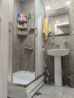 Satılır yeni tikili 2 otaqlı 60 m²,  İnşaatçılar m.-12