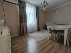 Satılır yeni tikili 2 otaqlı 60 m²,  İnşaatçılar m.-19