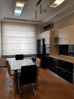 Satılır yeni tikili 3 otaqlı 137 m², İnşaatçılar m.-18