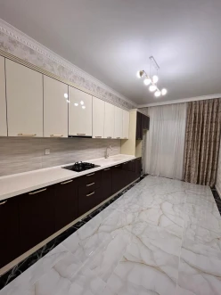 Satılır yeni tikili 4 otaqlı 147 m², İnşaatçılar m.-14