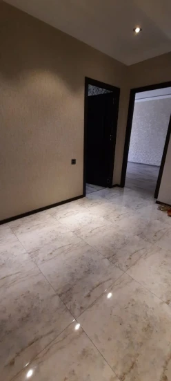 Satılır yeni tikili 3 otaqlı 95 m², İnşaatçılar m.-17