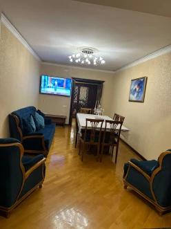 Satılır köhnə tikili 3 otaqlı 100 m², Nəriman Nərimanov m.-11