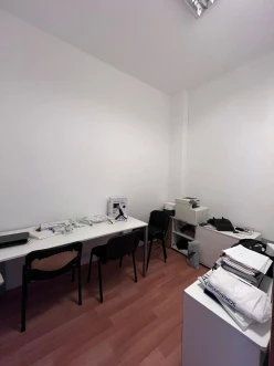 İcarə ofis 6 otaqlı 111 m²,  28 May m.-4