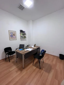 İcarə ofis 6 otaqlı 111 m²,  28 May m.-6