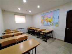 Satılır ofis 10 otaqlı 250 m², Qara Qarayev m.-4