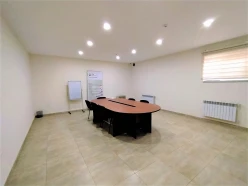 Satılır ofis 10 otaqlı 250 m², Qara Qarayev m.-7