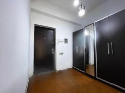 Satılır yeni tikili 4 otaqlı 135 m², İnşaatçılar m.-12 Satılır yeni tikili 4 otaqlı 135 m², İnşaatçılar m.-12