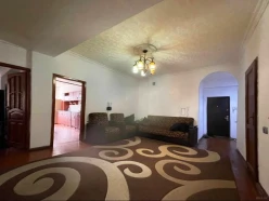 Satılır yeni tikili 4 otaqlı 135 m², İnşaatçılar m.-5 Satılır yeni tikili 4 otaqlı 135 m², İnşaatçılar m.-5