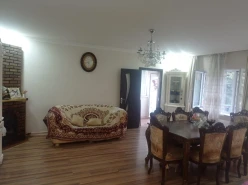 Satılır köhnə tikili 3 otaqlı 92 m², Badamdar q.-2 Satılır köhnə tikili 3 otaqlı 92 m², Badamdar q.-2