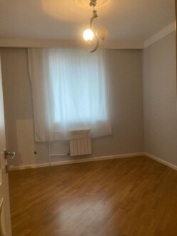 Satılır köhnə tikili 3 otaqlı 70 m²,  Qara Qarayev m.-18