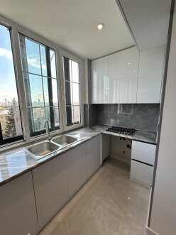 Satılır köhnə tikili 2 otaqlı 67 m²,  8-ci mikrorayon-2
