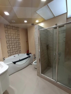 İcarə yeni tikili 4 otaqlı 180 m²,  Səbail-9