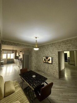 Satılır yeni tikili 4 otaqlı 200 m²,  Memar Əcəmi m.-3